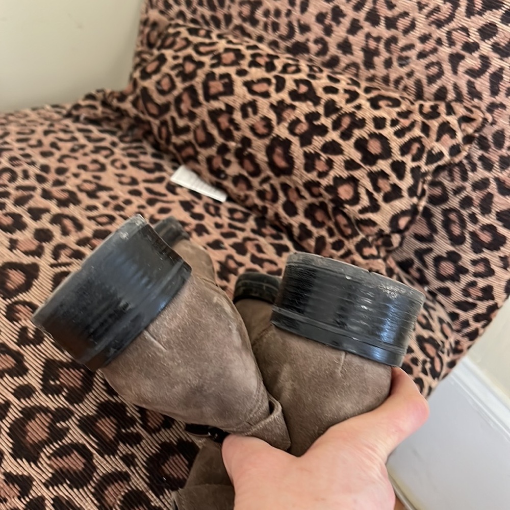 Suede ankle boot - Picture 4 of 5